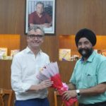 British High Commissioner visits Amul dairy plant