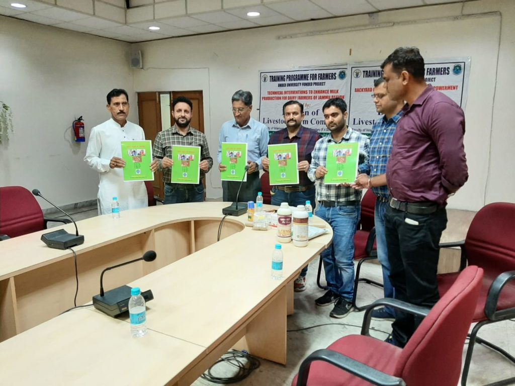 Faculty FVSc& AH conduct one day training on “Livestock Farm Practices” at R.S. Pura