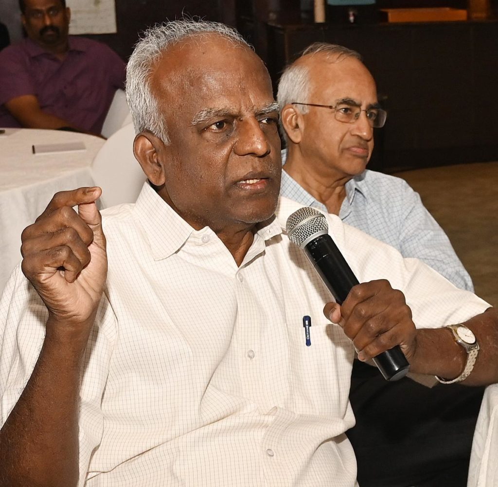 R.G .Chandramogan, Chairman, Hatsun Agro Product Ltd, and S. Mahalingam, Former CFO, TCS Ltd, at a `Breakfast with bl‘ event in Chennai recently. Photo : Bijoy Ghosh | Photo Credit: BIJOY GHOSH