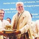 Telangana Minister T Srinivas Yadav felicitates Union Minister Parshottam Rupala at the Grand Startup Conclave on Animal Husbandry and Dairy on Tuesday | RVK Rao