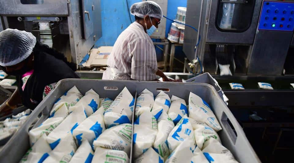 Eluru Collector asks farmers not to fall for private dairies’ hike in milk procurement prices