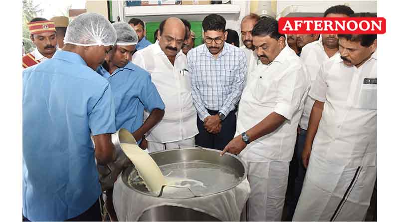 Minister visits Tiruppur Aavin dairy