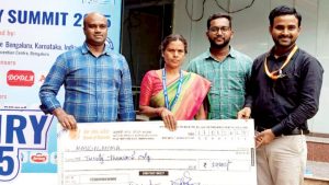 Pandavapura woman bags Best Dairy Farmer Award