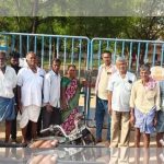 Farmers lock Mother Dairy office gate in Yadadri Bhongir