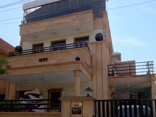 Major IT Raid Hits Rajasthan Ghee Trader, Gold & Cash Seized