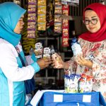 Door-to-Door Dairy Opens New Income for Women