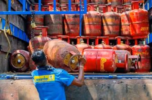 Gas Shortage Slows Milk Pouch Production in Mumbai