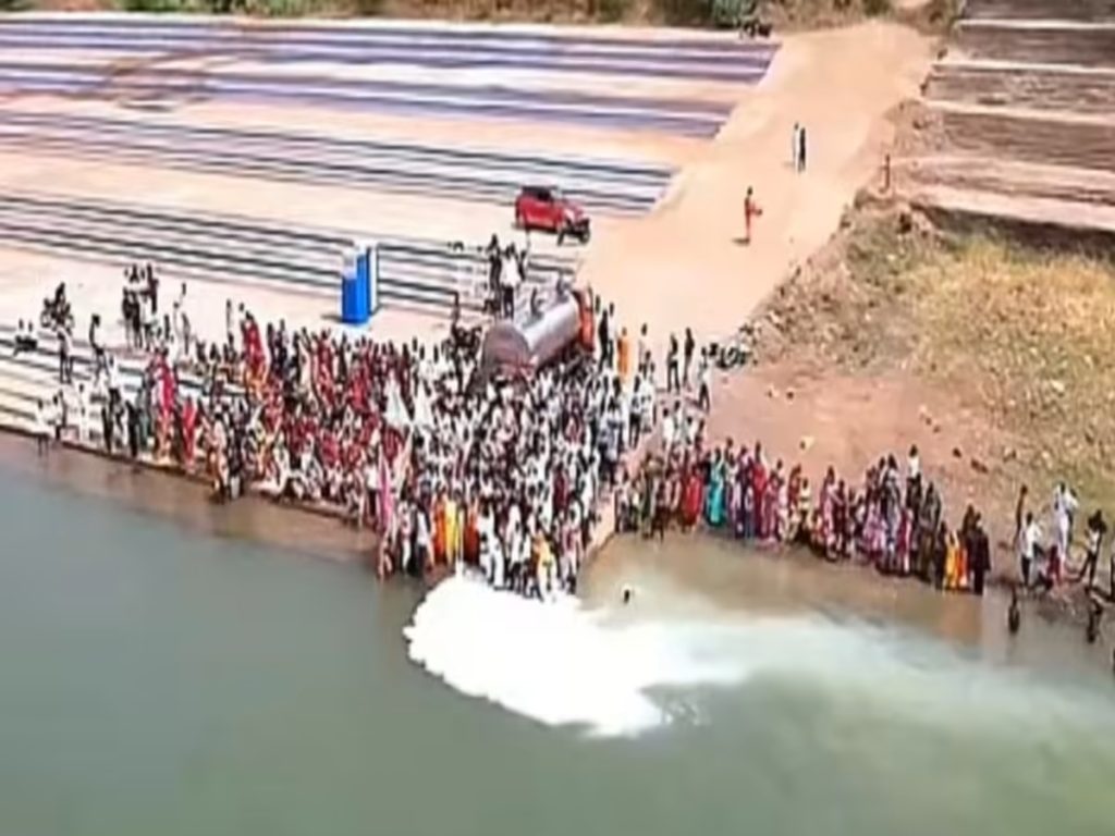 India Probes River Pollution From Milk Rituals