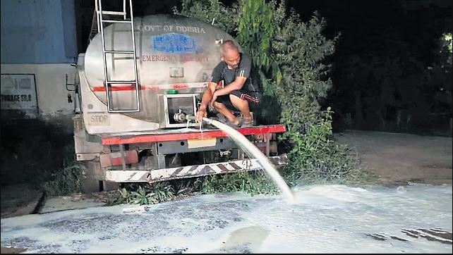 Odisha Dairy Farmers Dump Milk Amid Procurement Crisis