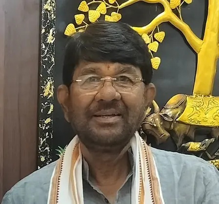 Madhya Pradesh CM Mohan Yadav Assumes Charge of Animal Husbandry After Stripping Portfolio from Lakhan Patel