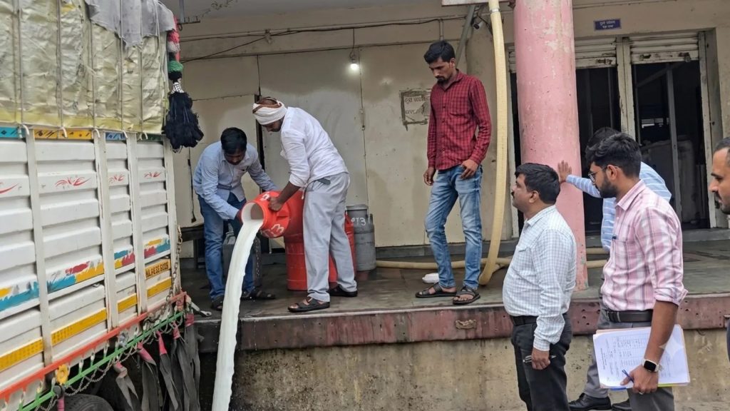Maharashtra FDA Launches Statewide Food Safety Sweep, Destroys Adulterated Milk and Dairy Products