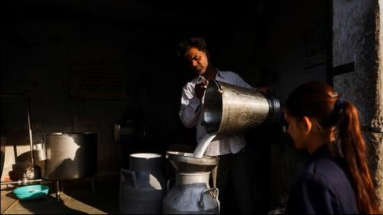 Regulatory Enforcement Maharashtra Daily Milk Procurement Drops 750,000 Litres After Statewide FDA Crackdown
