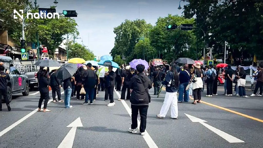 Thai Dairy Farmers Mobilize at Government House as Raw Milk Glut Intensifies