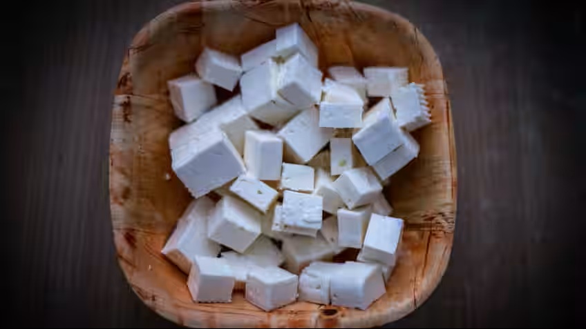 Mother Dairy Welcomes State Crackdowns on Analogue Paneer and Demands Mandatory Food Labelling