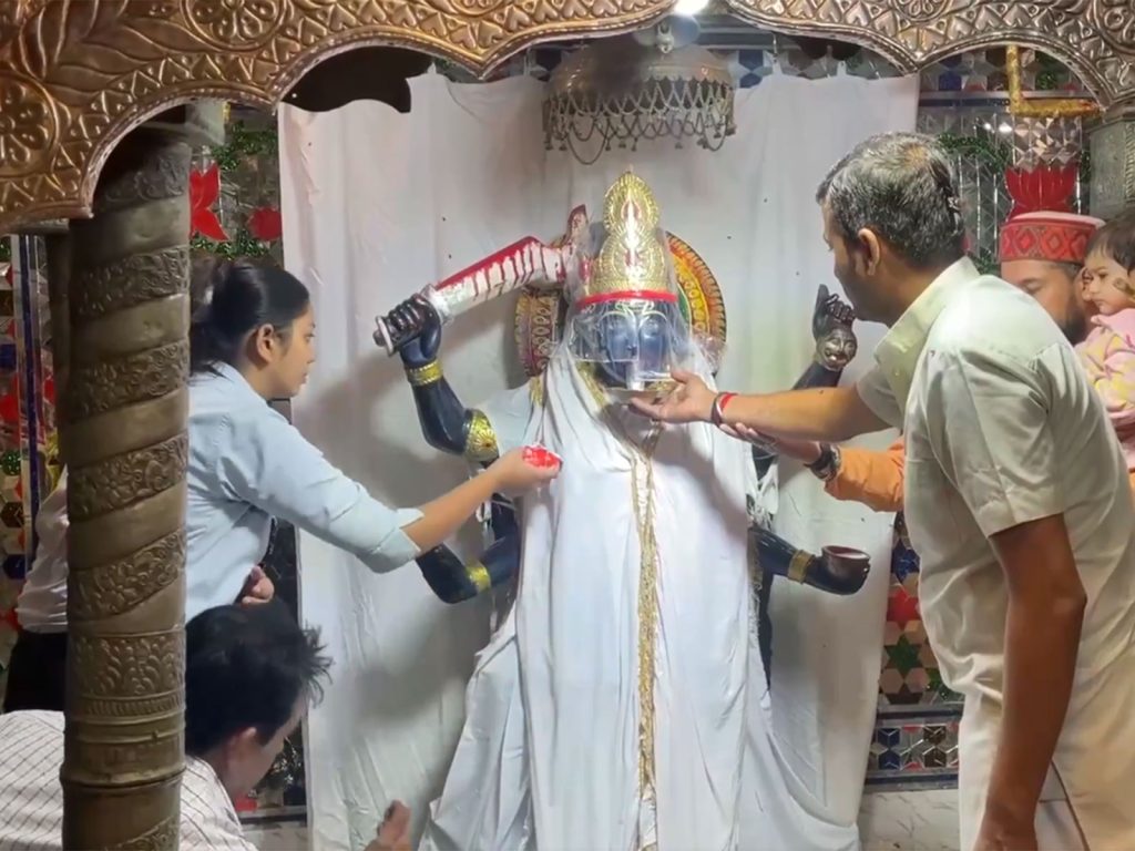 Navratri milk bath ritual in Haryana highlights festive dairy demand surge